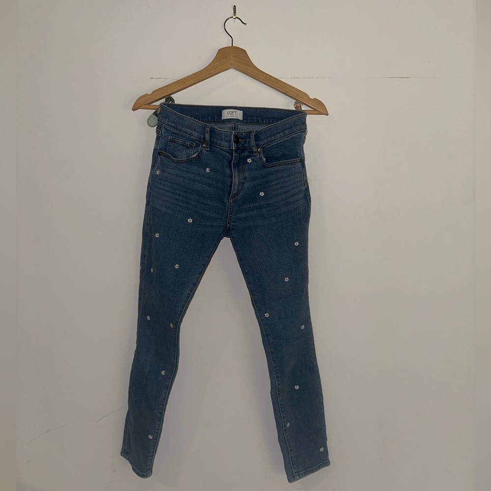 LOFT Floral Daisy Embroidered Skinny Ankle Jean